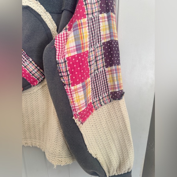 POL Patchwork Peace Sign Top NWOT Boho Cottagecore Festival Pullover - Picture 8 of 13